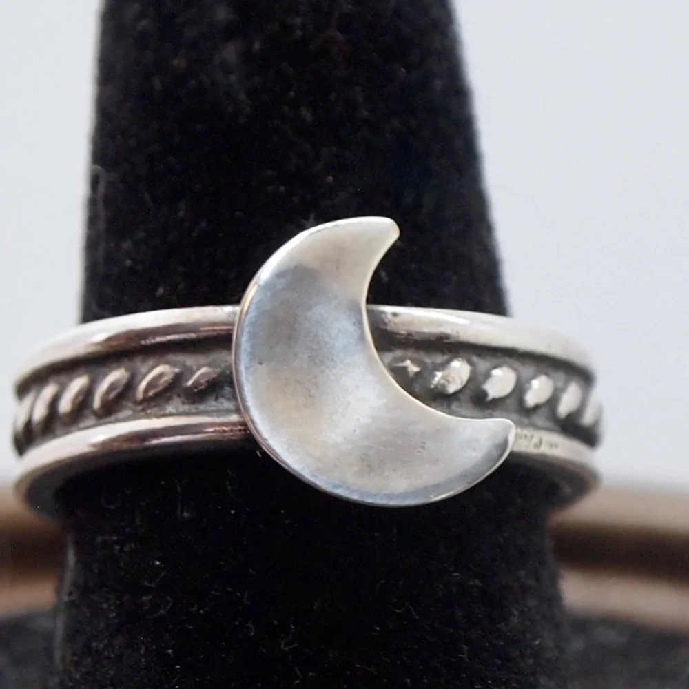 Moon ring - Picture 3 of 6